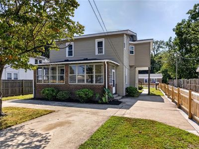 1139 E Leicester Ave