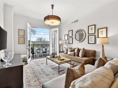 2277 Peachtree Rd NE Unit 404