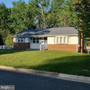 7404 Dryden Pl
