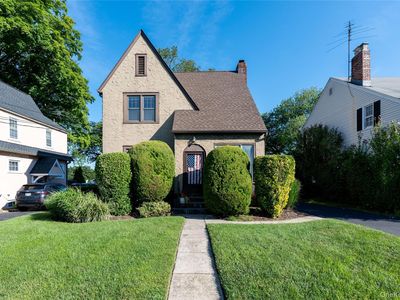 136 Grant Avenue