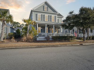 5 Caspian Ln