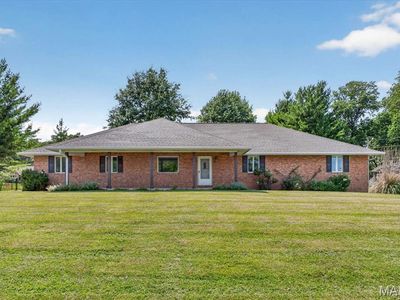 Property at 101 Polo Run, Waterloo, IL