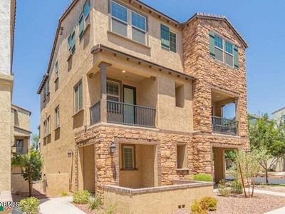 1635 E DOGWOOD Lane