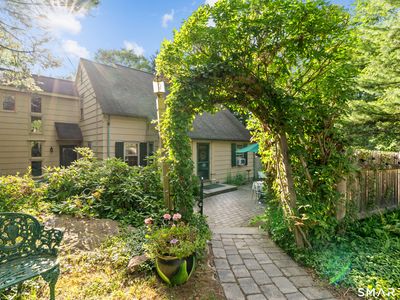 345 Ridgewood Road
