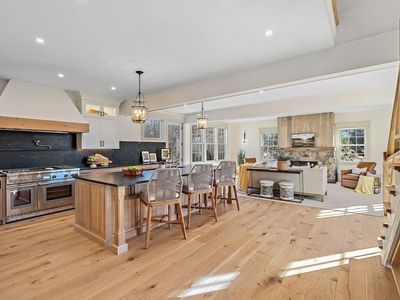 16 Hatch Farm Ln
