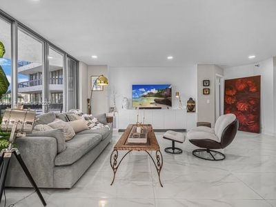 3500 Mystic Pointe Dr APT 604