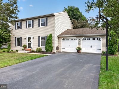 432 White Rose Ln