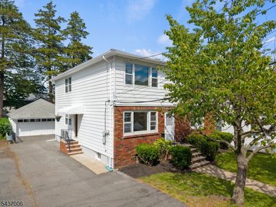 384 Delawanna Ave