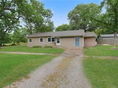 Property at 301 E 3rd St, Altamont, KS
