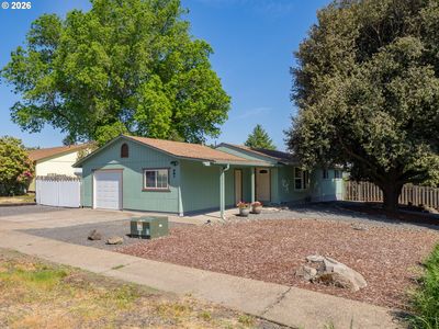 791 SW Linden Ln