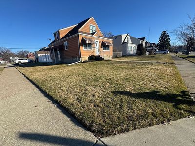 75 Lyndale Ave