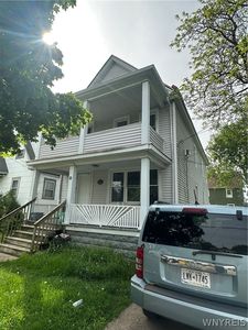 64 Wyandotte Ave