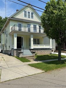 22 Briggs Ave