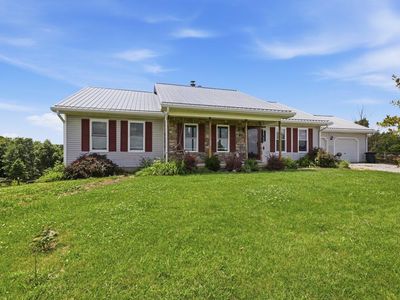 590 Leaning Oak Rd