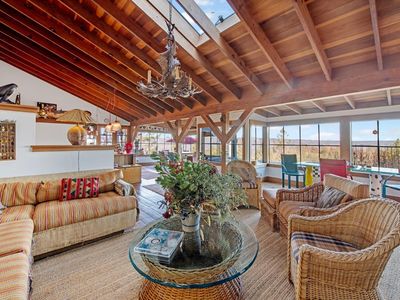 4040 Spring Mountain Rd