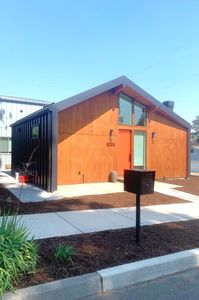 1402 NW Lexington Ave