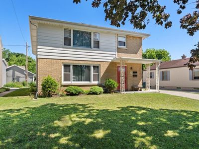 2216 La Follette AVENUE #2216A