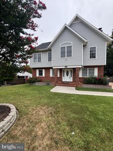 6219 Crestwood Dr