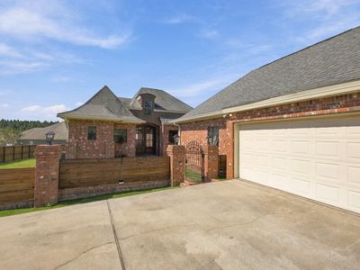 6 Chastain Ln