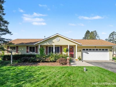 635 Forstrom Dr SE