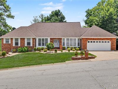 102 Lexington Ln