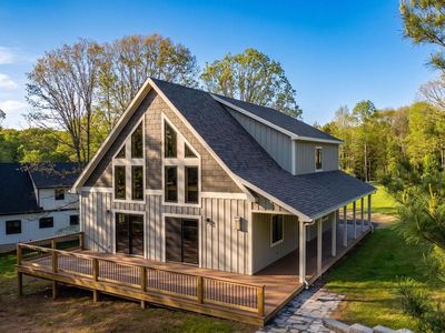150 College Heights Ct