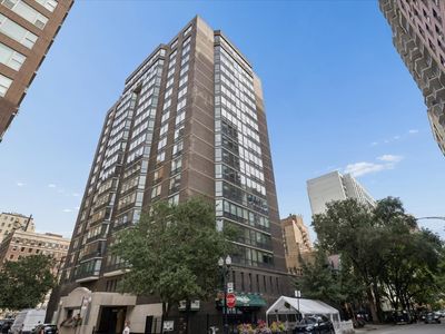 21 W Goethe St APT 8H