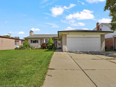 704 N Inkster Rd