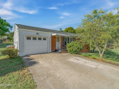 2001 Radiance Dr
