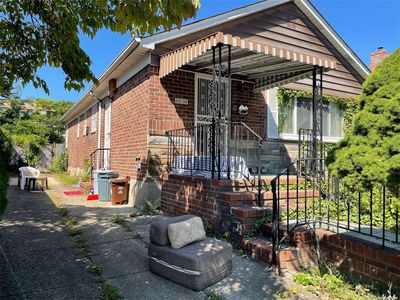 64-14 Utopia Parkway