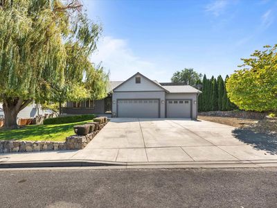 215 W 53rd Ave