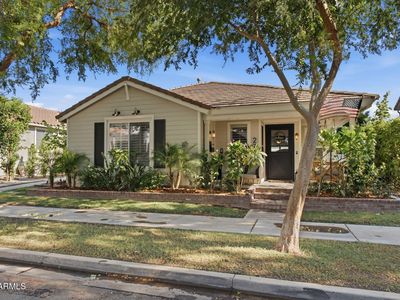 2709 E TAMARISK Street