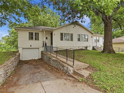 2501 Oakley Ave
