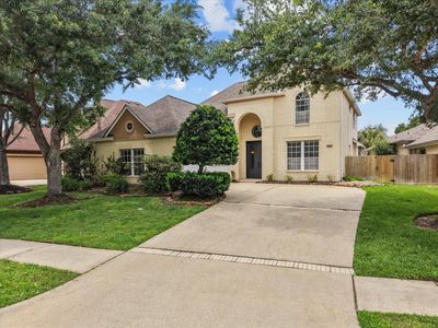 201 Lago Vista St