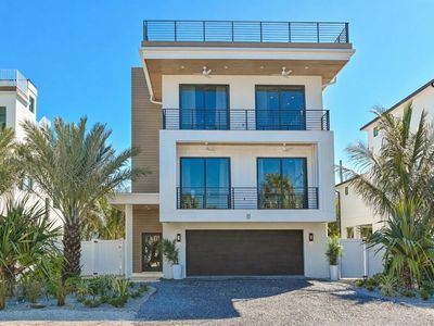 111 Palmetto Ave