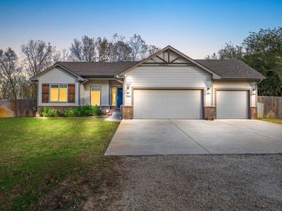 704 E Gordon Bennett Dr