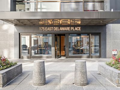 175 E Delaware Pl APT 6611