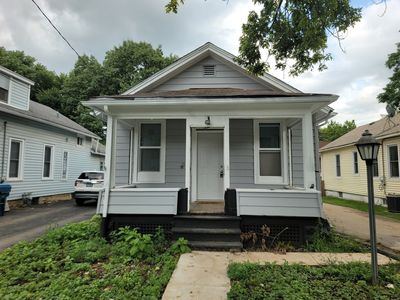 322 Hinman St