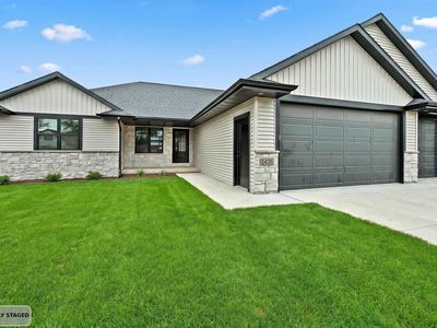 1435 Crossroads Dr