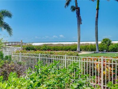 240 Seaview Ct APT 111