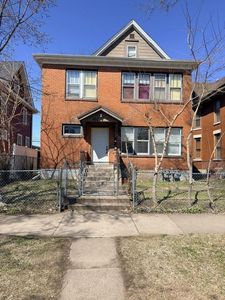 687 Aurora Ave
