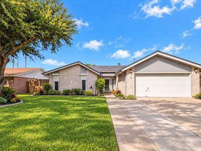 3734 Locke Ln