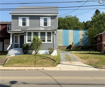 200 E Main St