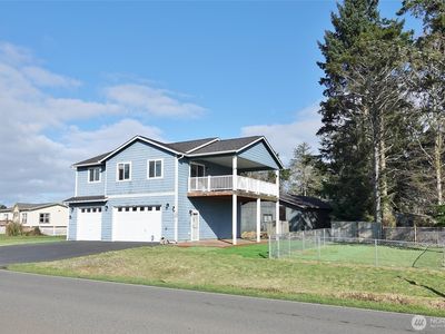 500 Chenois Avenue NE