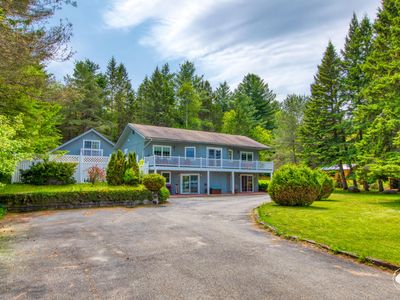 5493 Cascade Rd