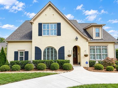 1643 Weston Hills Dr NW