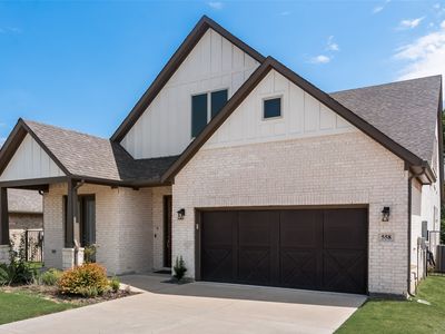 558 Torrey Pines Cir