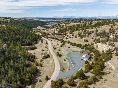 747 Lakeside Dr