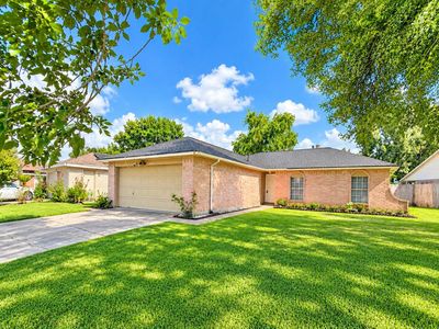 16347 Villaret Dr