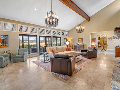 717 Oakland Hills Ln